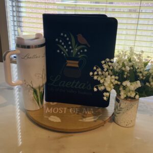 LAETTA'S SIGNATURE PADFOLIO